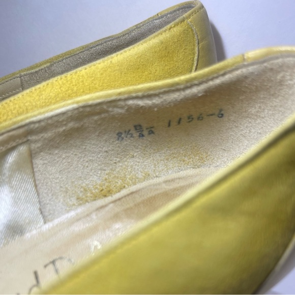 Vintage Hill and Dale heels, heeled loafers, yellow, mustard color. Size 8.5 - Picture 5 of 7